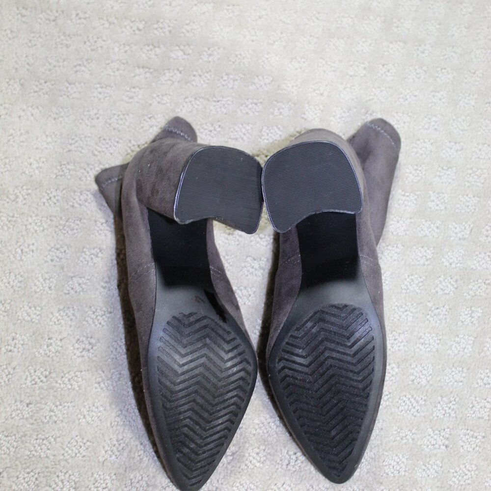 Qupid Size 6.5 Grey Faux Leather & Fabric 3.5" Block Heel Boots - Picture 6 of 6